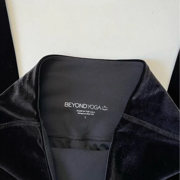 Beyond Yoga Velvet Highwaisted Leggings Large
